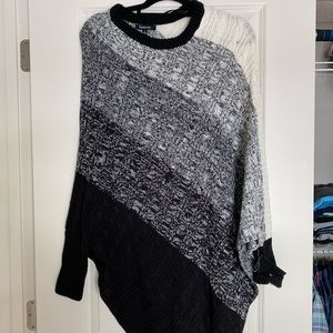 Relativity poncho black and grey. Cozy